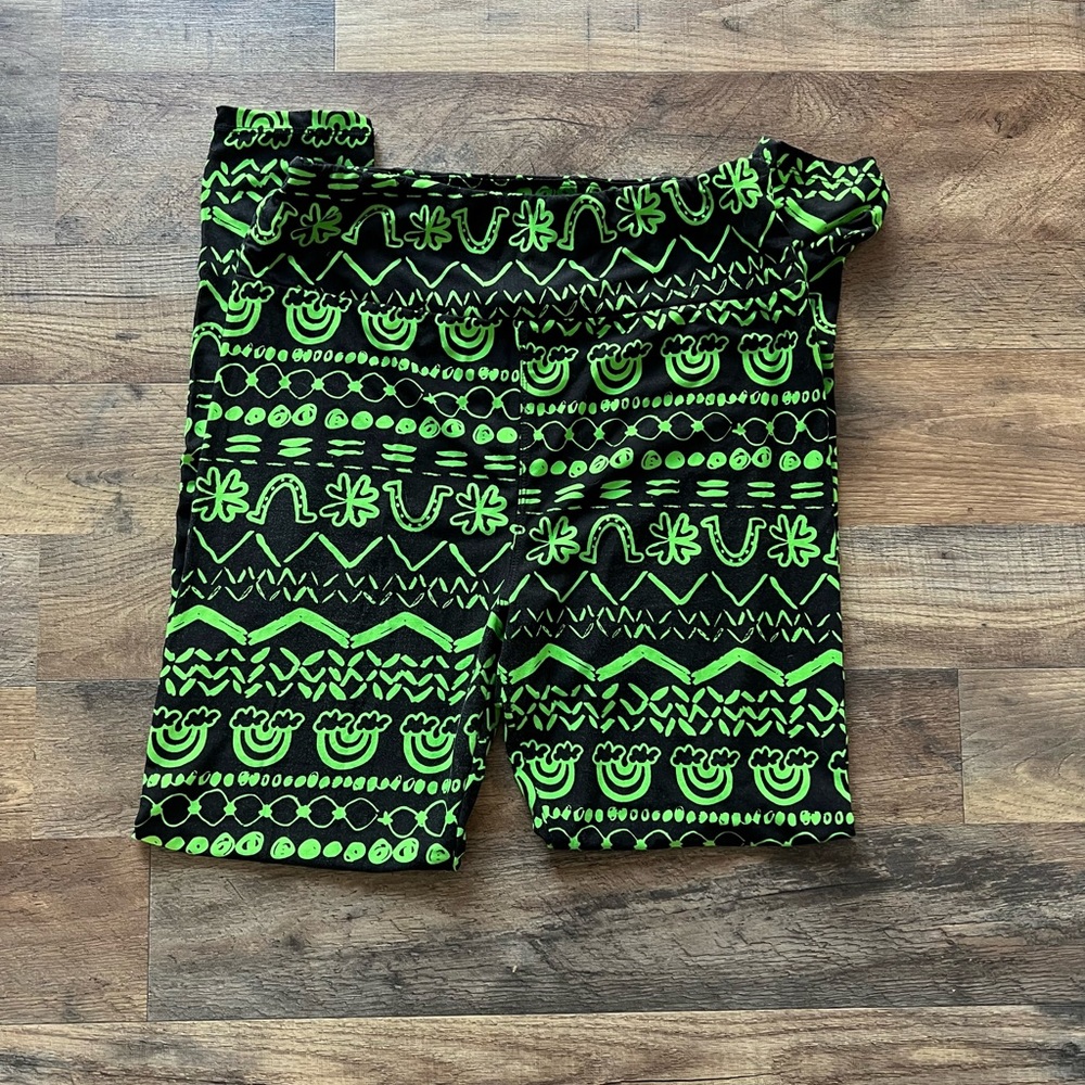 Lula Roe St Patrick’s day leggings